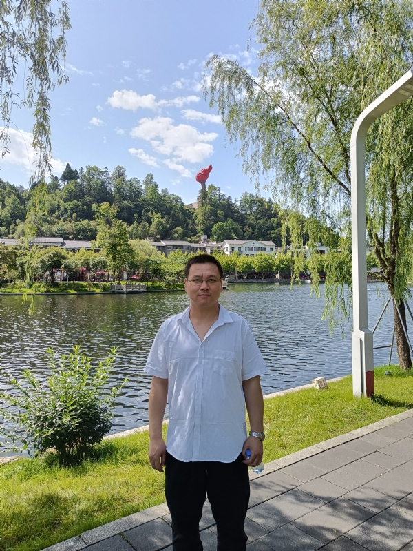 风雨相伴的第一张照片--任丘父母相亲团